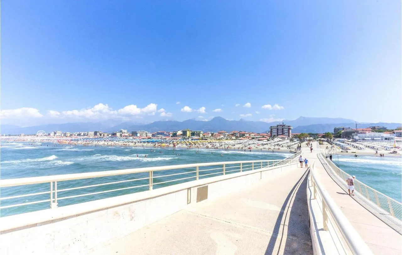 Awesome Apartment In Lido Di Camaiore With Wifi