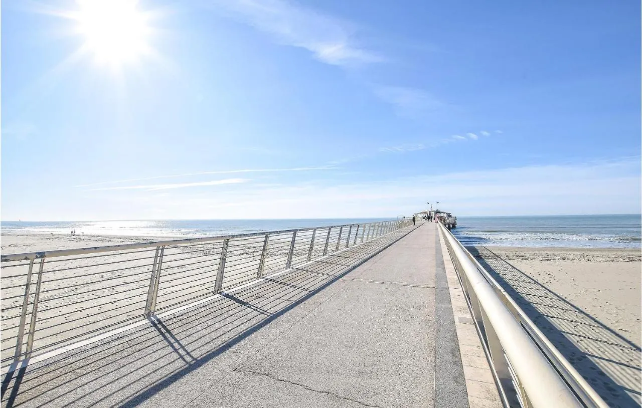 Awesome Apartment In Lido Di Camaiore With Wifi 0*,  Itálie